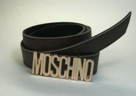 Кожаный женский ремень Moschino, артикул F 254 коричневый, в комплекте 12 штук